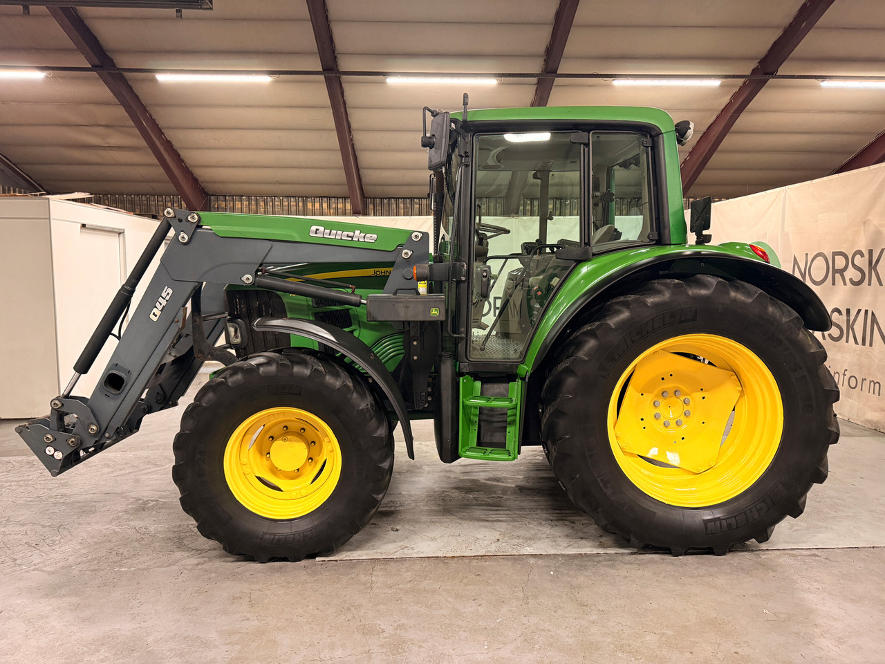 John Deere 6230 Premium - Farm tractor: picture 2 John Deere 6230 Premium - Farm tractor: picture 2