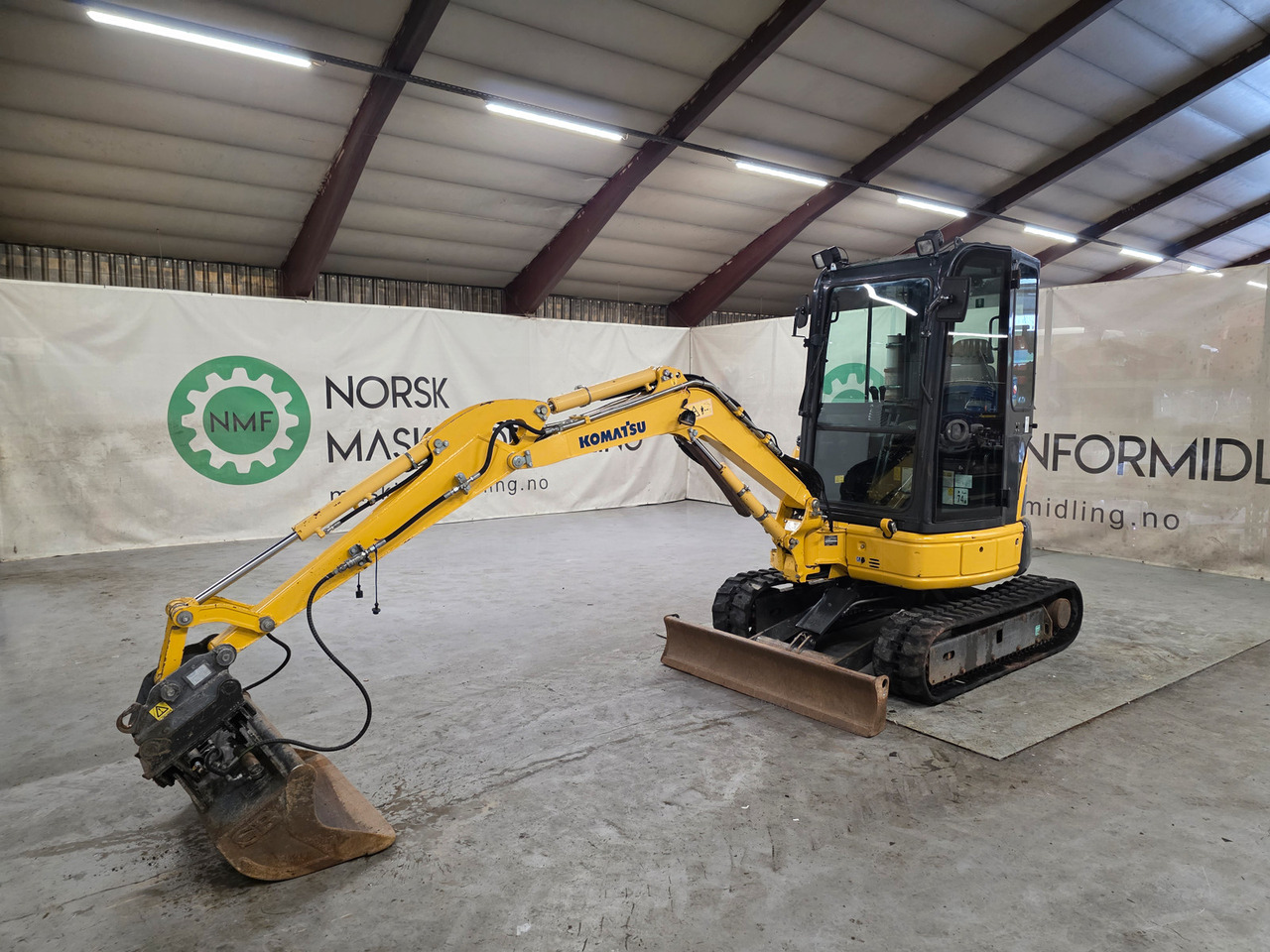 Komatsu PC26MR-3 - Mini excavator: picture 1 Komatsu PC26MR-3 - Mini excavator: picture 1
