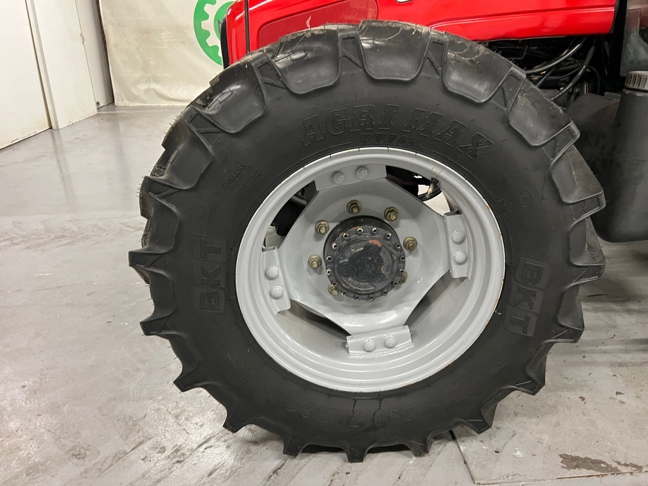 Farm tractor Massey Ferguson 4245: picture 14