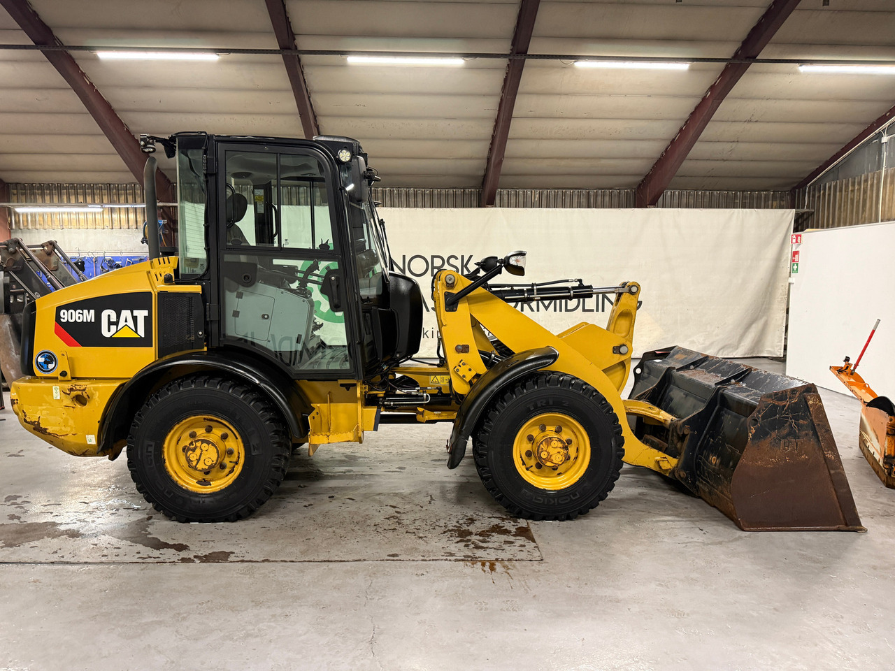 Cat 906M High Flow, 40 km/t med skuff og plog - Other machinery: picture 5 Cat 906M High Flow, 40 km/t med skuff og plog - Other machinery: picture 5