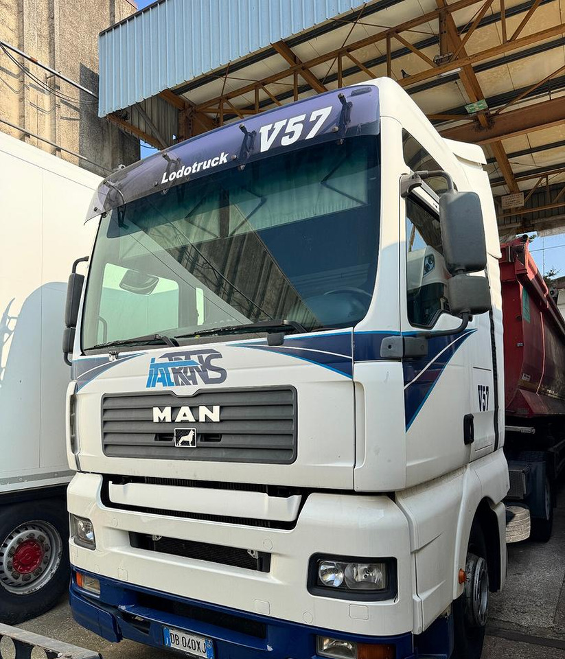 Tractor unit TRATTORE STRADALE MAN TGA ADR 18.430: picture 1
