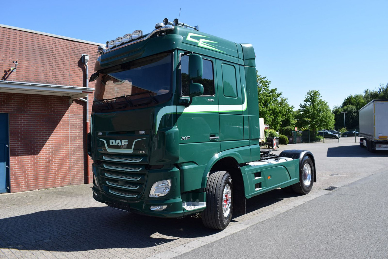 DAF XF 530 FT Retarder Leder Standklima Hydraulik - Tractor unit: picture 1 DAF XF 530 FT Retarder Leder Standklima Hydraulik - Tractor unit: picture 1