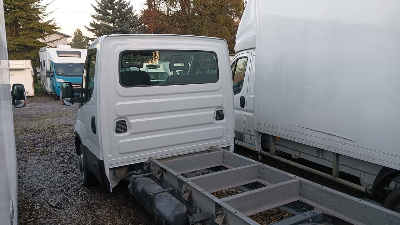 IVECO DAILY 35C13 RAMA DO ZABUDOWY NR 883 - Van: picture 4 IVECO DAILY 35C13 RAMA DO ZABUDOWY NR 883 - Van: picture 4