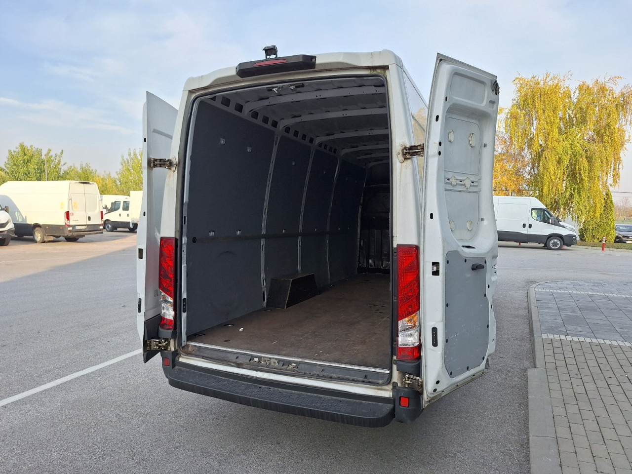 IVECO Daily 35S14 16m3 leasing IVECO Daily 35S14 16m3: picture 15