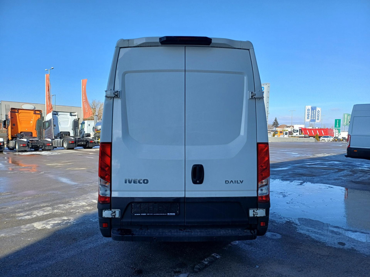 IVECO Daily 35S16V - Panel van: picture 3 IVECO Daily 35S16V - Panel van: picture 3