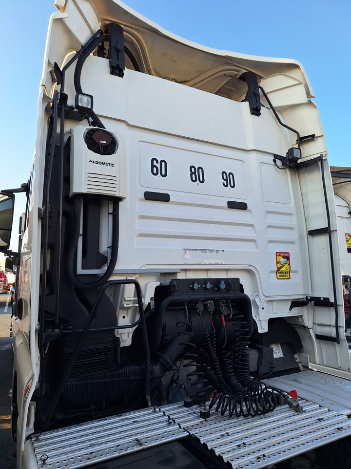 MAN TGX 18.460 - Tractor unit: picture 5 MAN TGX 18.460 - Tractor unit: picture 5