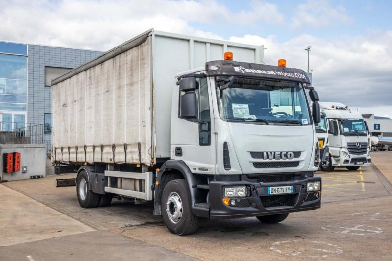 Iveco EUROCARGO 160E25 - Curtainsider truck: picture 2 Iveco EUROCARGO 160E25 - Curtainsider truck: picture 2