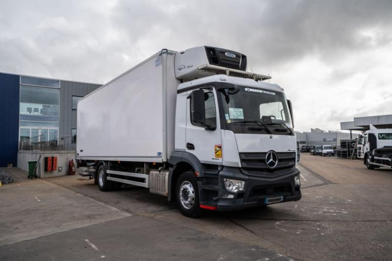 Mercedes ANTOS 1833 L +CARRIER SUPRA MULTI 1250Mt+DHOLLANDIA 2.5T. - Refrigerator truck: picture 2 Mercedes ANTOS 1833 L +CARRIER SUPRA MULTI 1250Mt+DHOLLANDIA 2.5T. - Refrigerator truck: picture 2