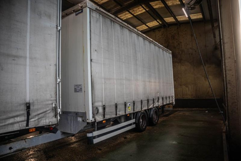 ROBUSTE-KAISER GRAND VOLUME+TOIT DECOUVRABLE - Curtainsider trailer: picture 1 ROBUSTE-KAISER GRAND VOLUME+TOIT DECOUVRABLE - Curtainsider trailer: picture 1