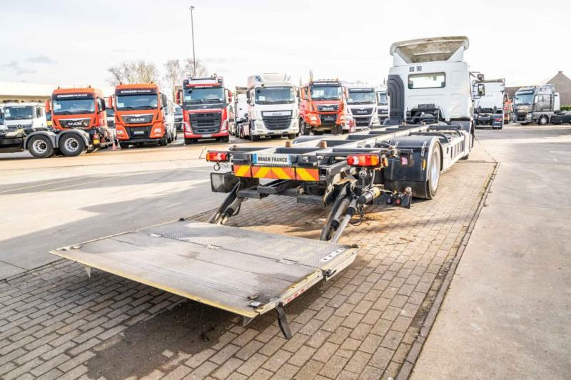 Container transporter/ Swap body truck Renault D19 280 DXI+DHOLLANDIA: picture 8