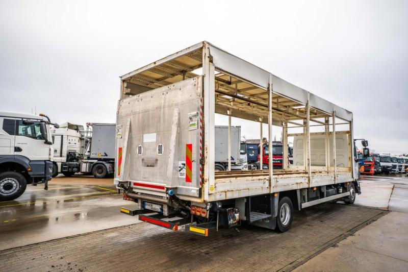 Renault MIDLUM 180 DXI (12 T) - Curtainsider truck: picture 4 Renault MIDLUM 180 DXI (12 T) - Curtainsider truck: picture 4