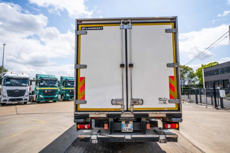 Renault MIDLUM 220 DXI (16t)+CARRIER+DHOLLANDIA +CARRIER - Refrigerator truck: picture 5 Renault MIDLUM 220 DXI (16t)+CARRIER+DHOLLANDIA +CARRIER - Refrigerator truck: picture 5