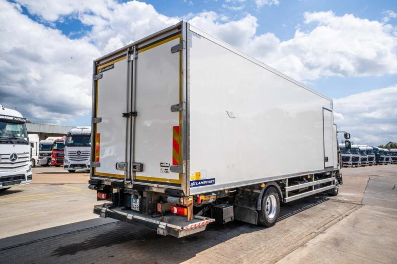 Renault MIDLUM 220 DXI (16t)+CARRIER+DHOLLANDIA +CARRIER - Refrigerator truck: picture 4 Renault MIDLUM 220 DXI (16t)+CARRIER+DHOLLANDIA +CARRIER - Refrigerator truck: picture 4