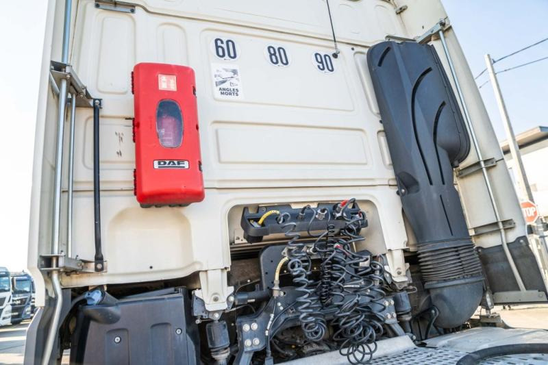 Tractor unit DAF XF 460 + HYDRAULIQUE: picture 8