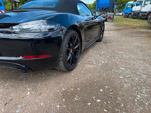 Sedan Porsche Boxster: picture 8