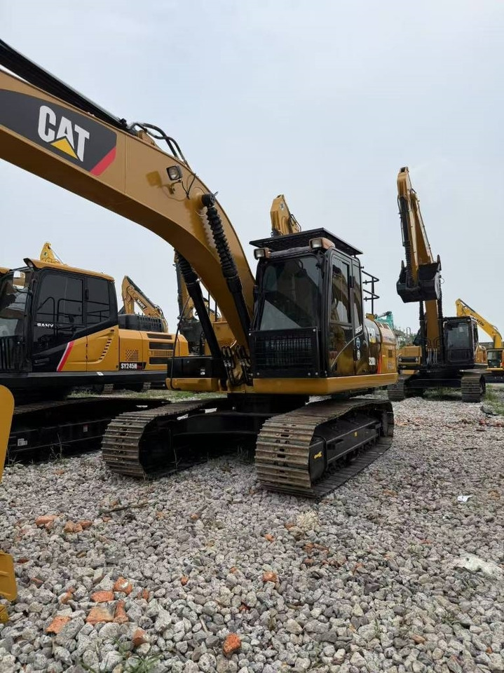 Crawler excavator CAT 320D2L: picture 7