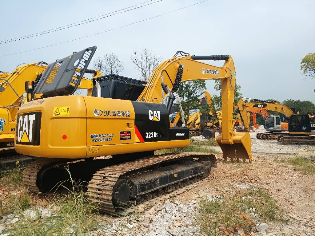 CAT 323D2 - Crawler excavator: picture 1 CAT 323D2 - Crawler excavator: picture 1