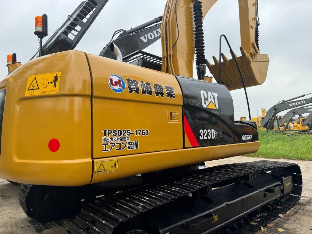 CAT 323D2  - Crawler excavator: picture 5 CAT 323D2  - Crawler excavator: picture 5