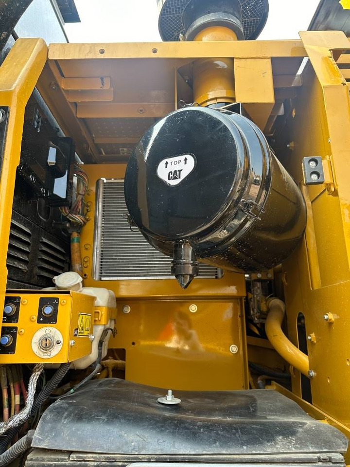 CAT 329D2 - Crawler excavator: picture 5 CAT 329D2 - Crawler excavator: picture 5