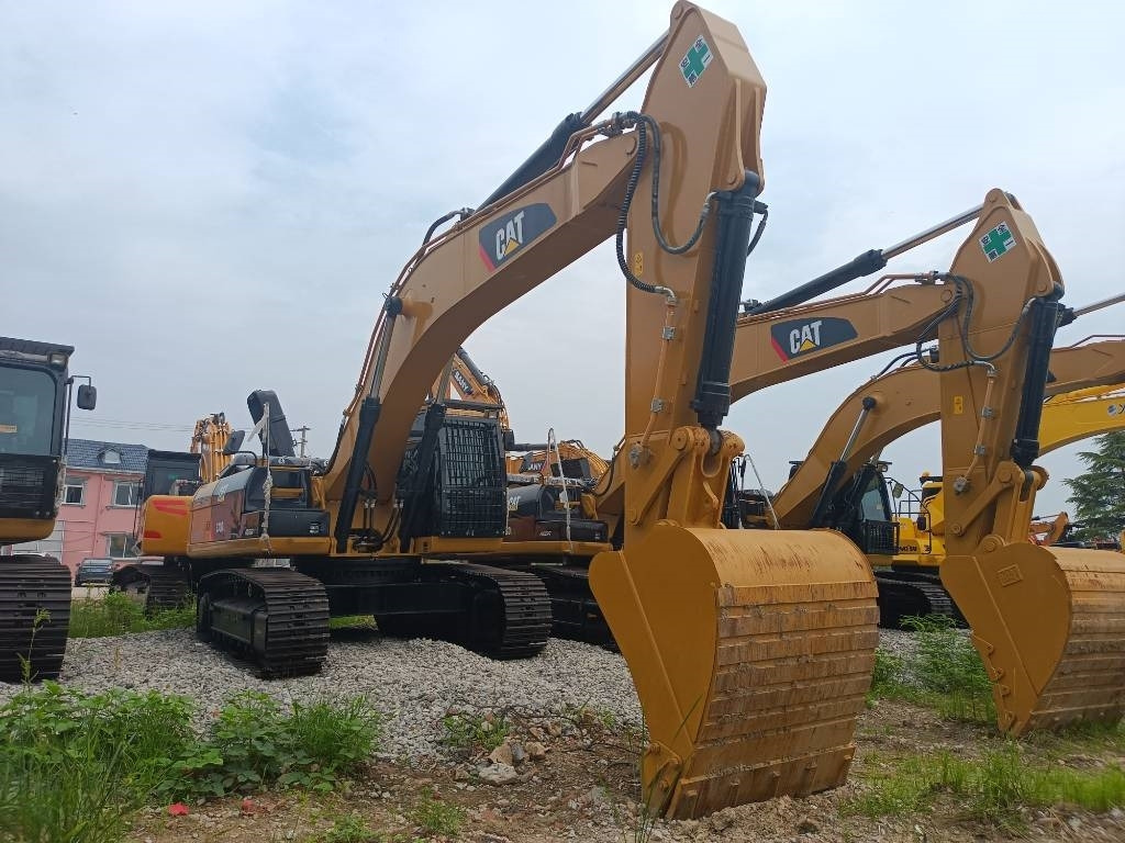 CAT 330 - Crawler excavator: picture 3 CAT 330 - Crawler excavator: picture 3