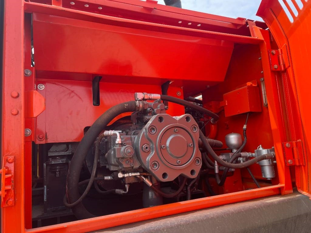 Doosan DX 300 - Crawler excavator: picture 3 Doosan DX 300 - Crawler excavator: picture 3