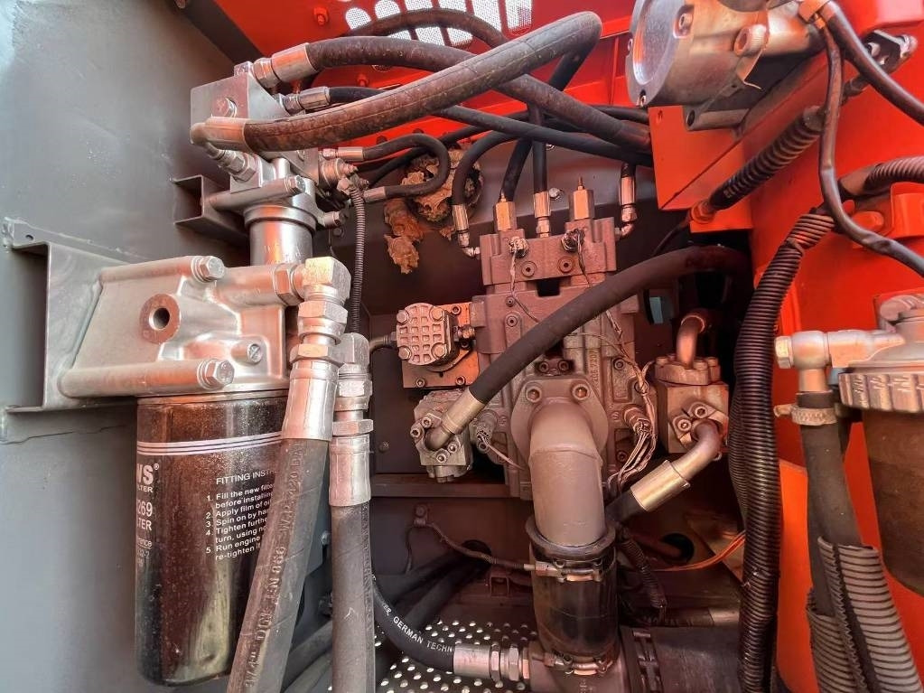 Hitachi ZX 160 - Crawler excavator: picture 3 Hitachi ZX 160 - Crawler excavator: picture 3