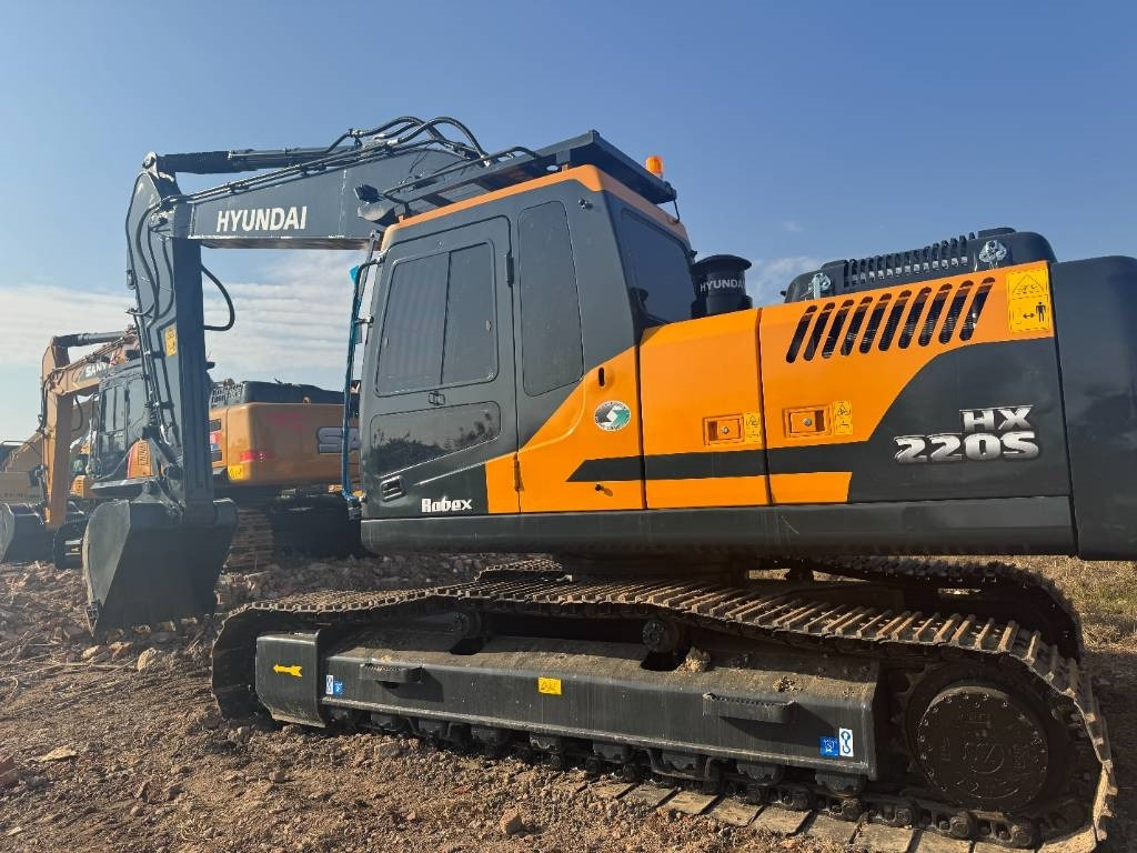Hyundai HX 220 - Crawler excavator: picture 2 Hyundai HX 220 - Crawler excavator: picture 2