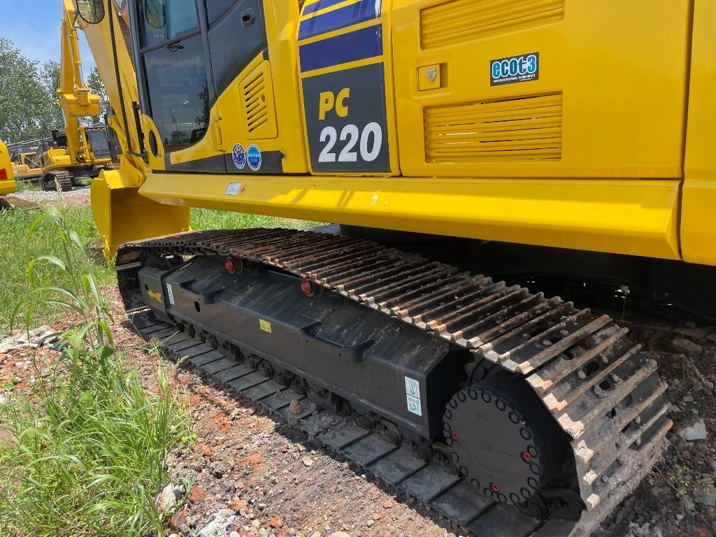 Komatsu PC 220 - Crawler excavator: picture 3 Komatsu PC 220 - Crawler excavator: picture 3
