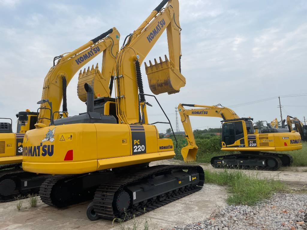 Komatsu PC 220 - Crawler excavator: picture 1 Komatsu PC 220 - Crawler excavator: picture 1