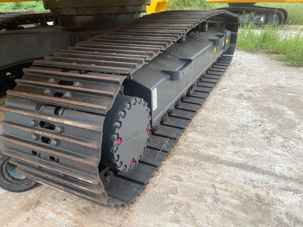 Komatsu PC 220 - Crawler excavator: picture 2 Komatsu PC 220 - Crawler excavator: picture 2