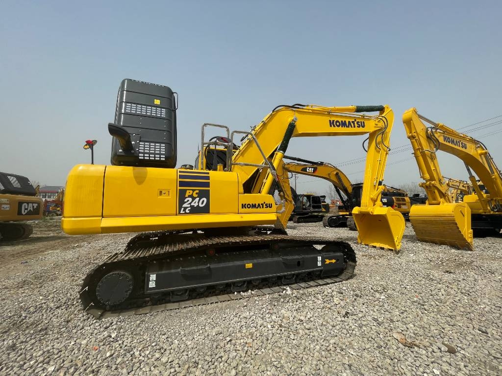 Komatsu PC 240 - Crawler excavator: picture 1 Komatsu PC 240 - Crawler excavator: picture 1