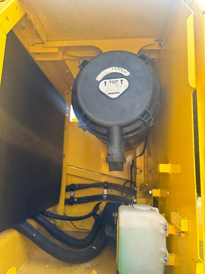 Komatsu PC 240 - Crawler excavator: picture 5 Komatsu PC 240 - Crawler excavator: picture 5