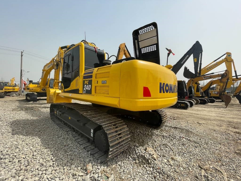 Komatsu PC 240 - Crawler excavator: picture 2 Komatsu PC 240 - Crawler excavator: picture 2