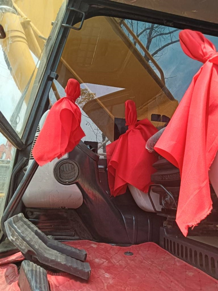 Komatsu PC 240 - Crawler excavator: picture 4 Komatsu PC 240 - Crawler excavator: picture 4