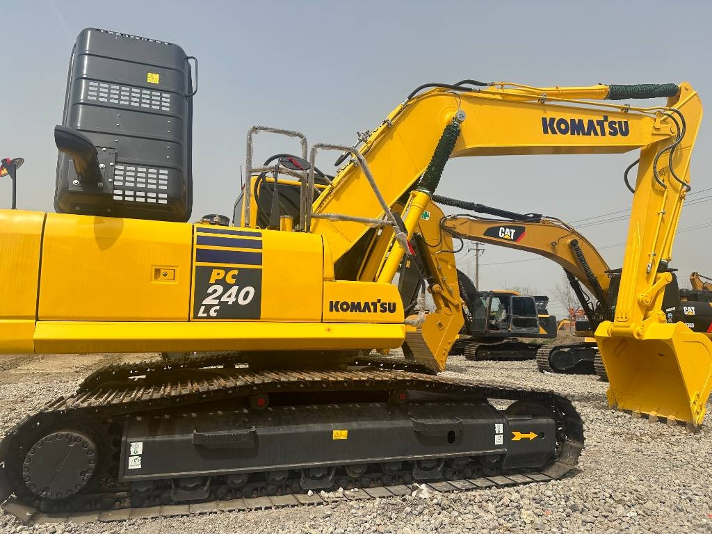 Komatsu PC 240 - Crawler excavator: picture 1 Komatsu PC 240 - Crawler excavator: picture 1