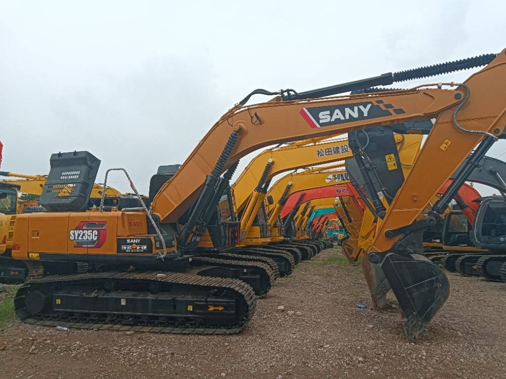 Sany 235 - Crawler excavator: picture 1 Sany 235 - Crawler excavator: picture 1