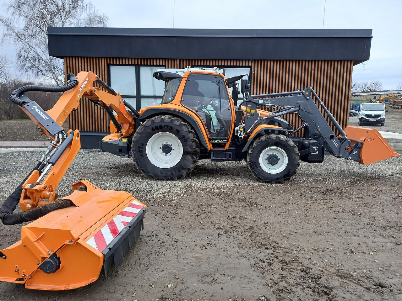 Farm tractor Lintrac Linder, Perkins, 90: picture 6