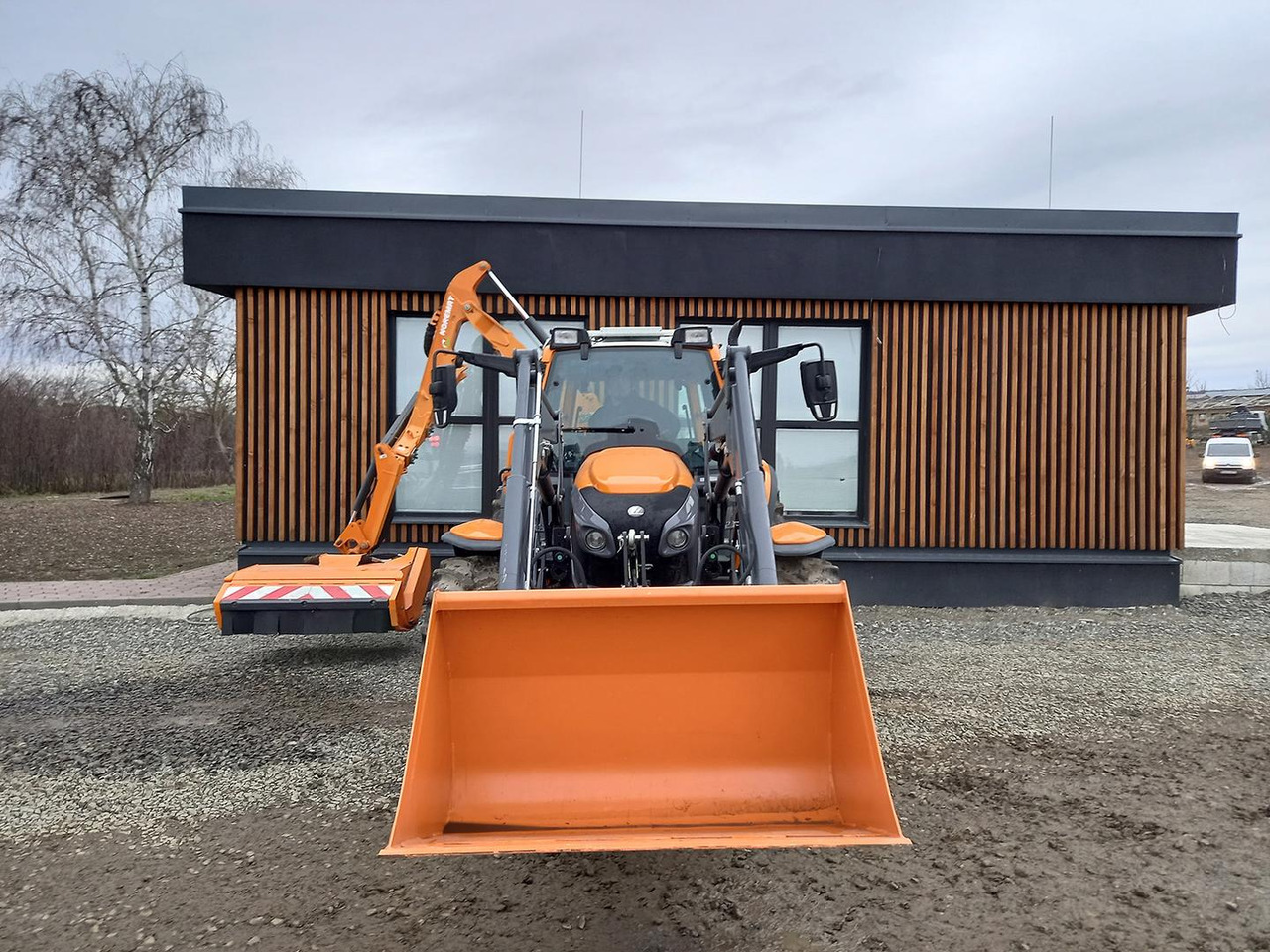 Farm tractor Lintrac Linder, Perkins, 90: picture 17