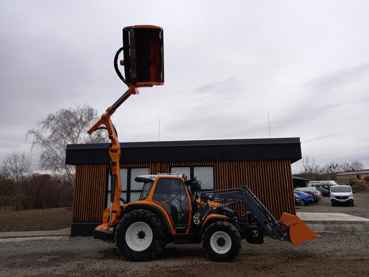 Farm tractor Lintrac Linder, Perkins, 90: picture 16