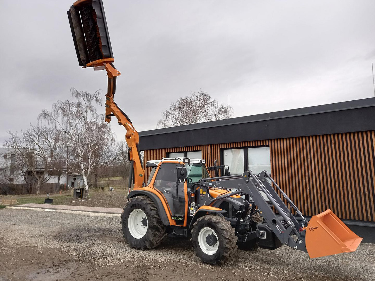 Farm tractor Lintrac Linder, Perkins, 90: picture 20