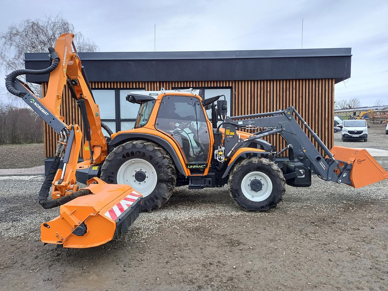 Farm tractor Lintrac Linder, Perkins, 90: picture 18
