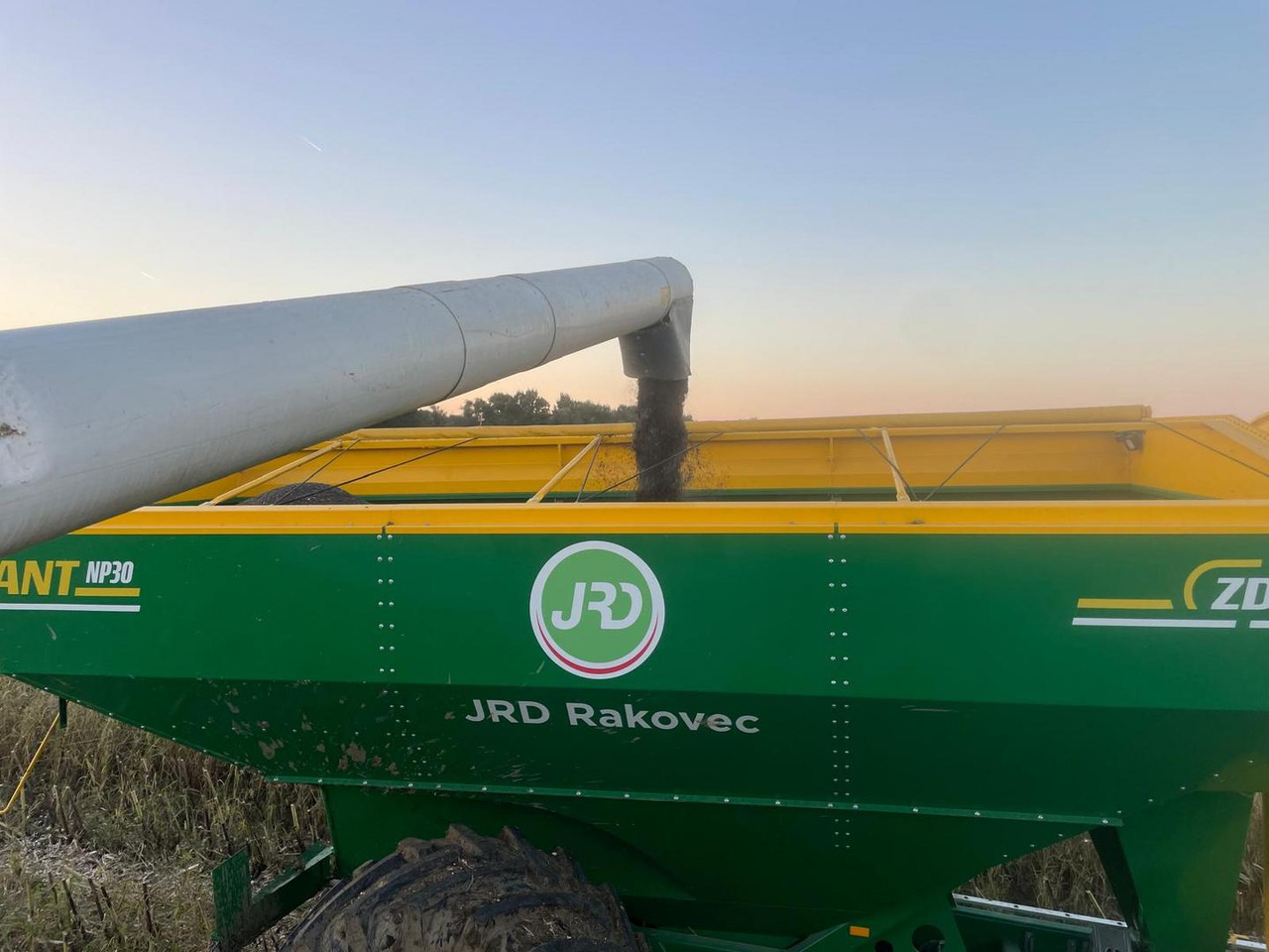 ZDT GIGANT, NP 30, Prekladací voz - Farm trailer: picture 3 ZDT GIGANT, NP 30, Prekladací voz - Farm trailer: picture 3