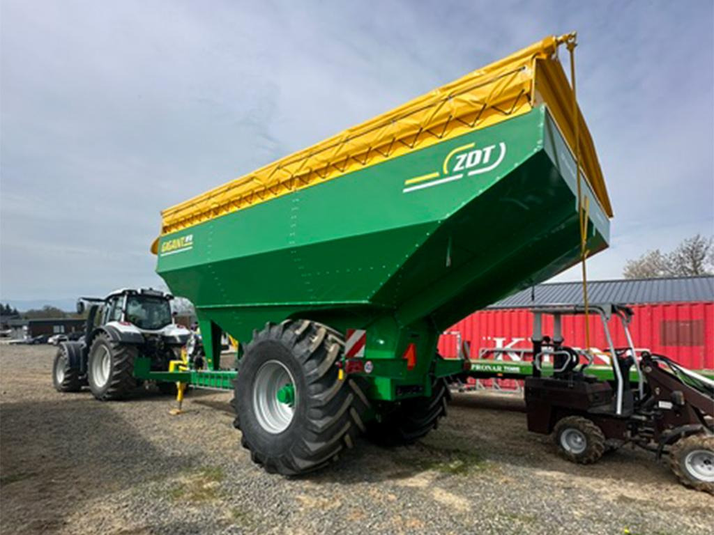 ZDT GIGANT, NP 30, Prekladací voz - Farm trailer: picture 1 ZDT GIGANT, NP 30, Prekladací voz - Farm trailer: picture 1