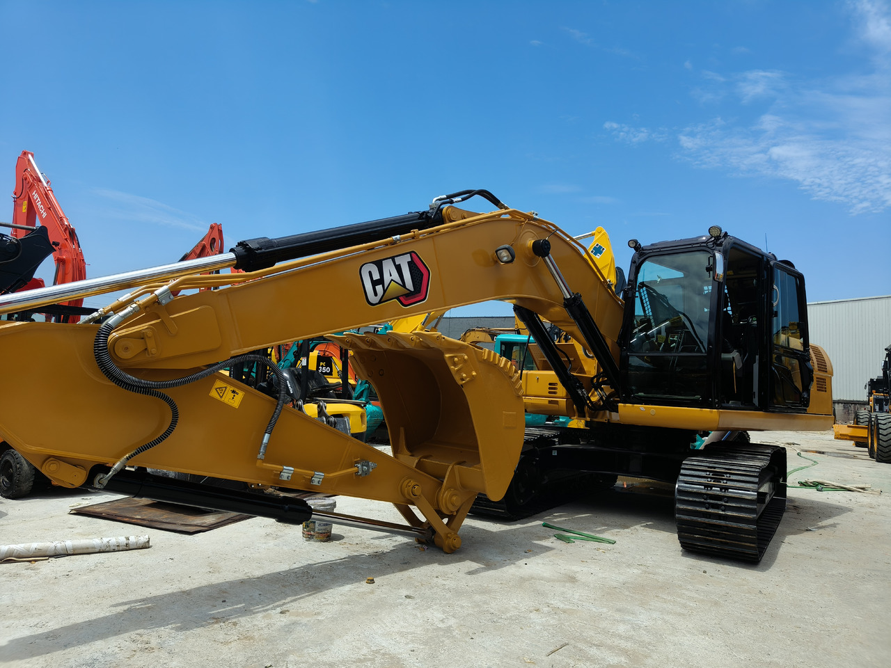 CATERPILLAR 320GX - Crawler excavator: picture 2 CATERPILLAR 320GX - Crawler excavator: picture 2