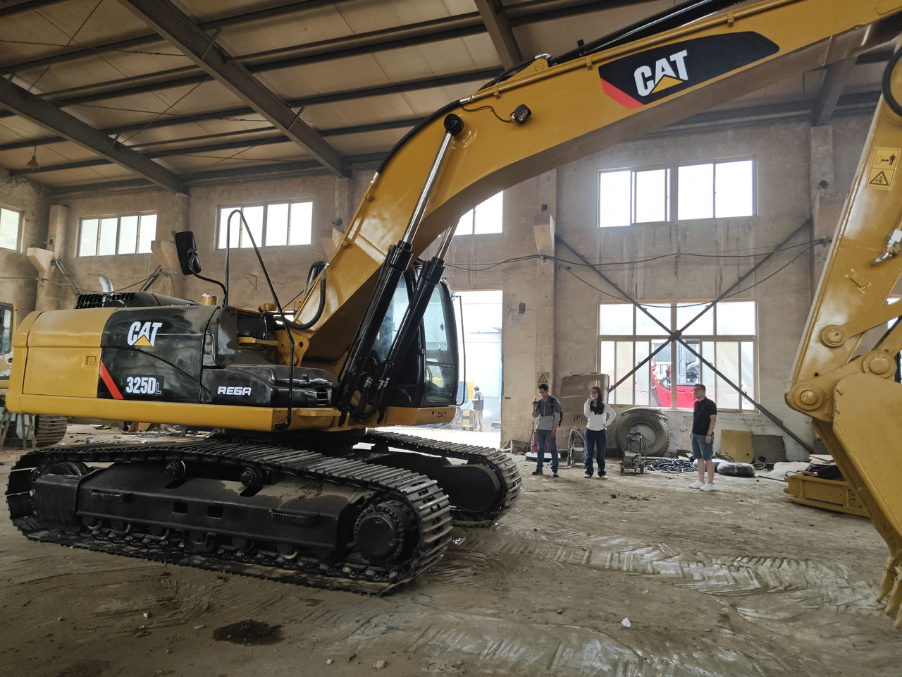 CATERPILLAR 325D - Mobile crane: picture 5 CATERPILLAR 325D - Mobile crane: picture 5