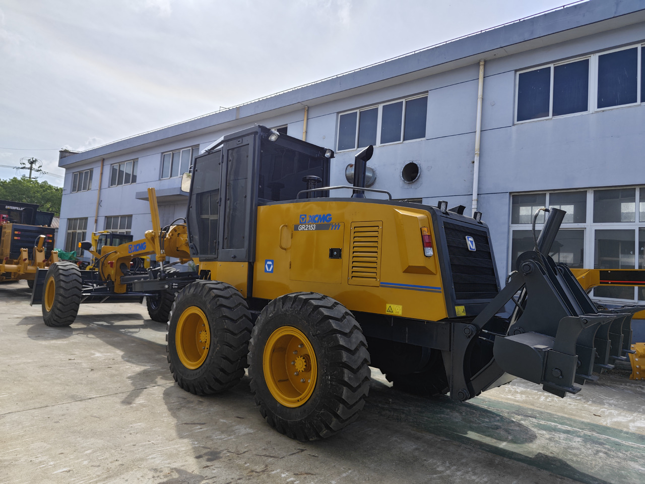 XCMG GR215 used motor grader - Grader: picture 4 XCMG GR215 used motor grader - Grader: picture 4