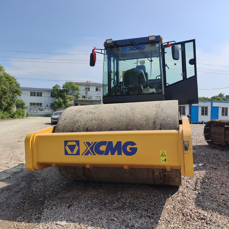 XCMG XS143J - Compactor: picture 4 XCMG XS143J - Compactor: picture 4
