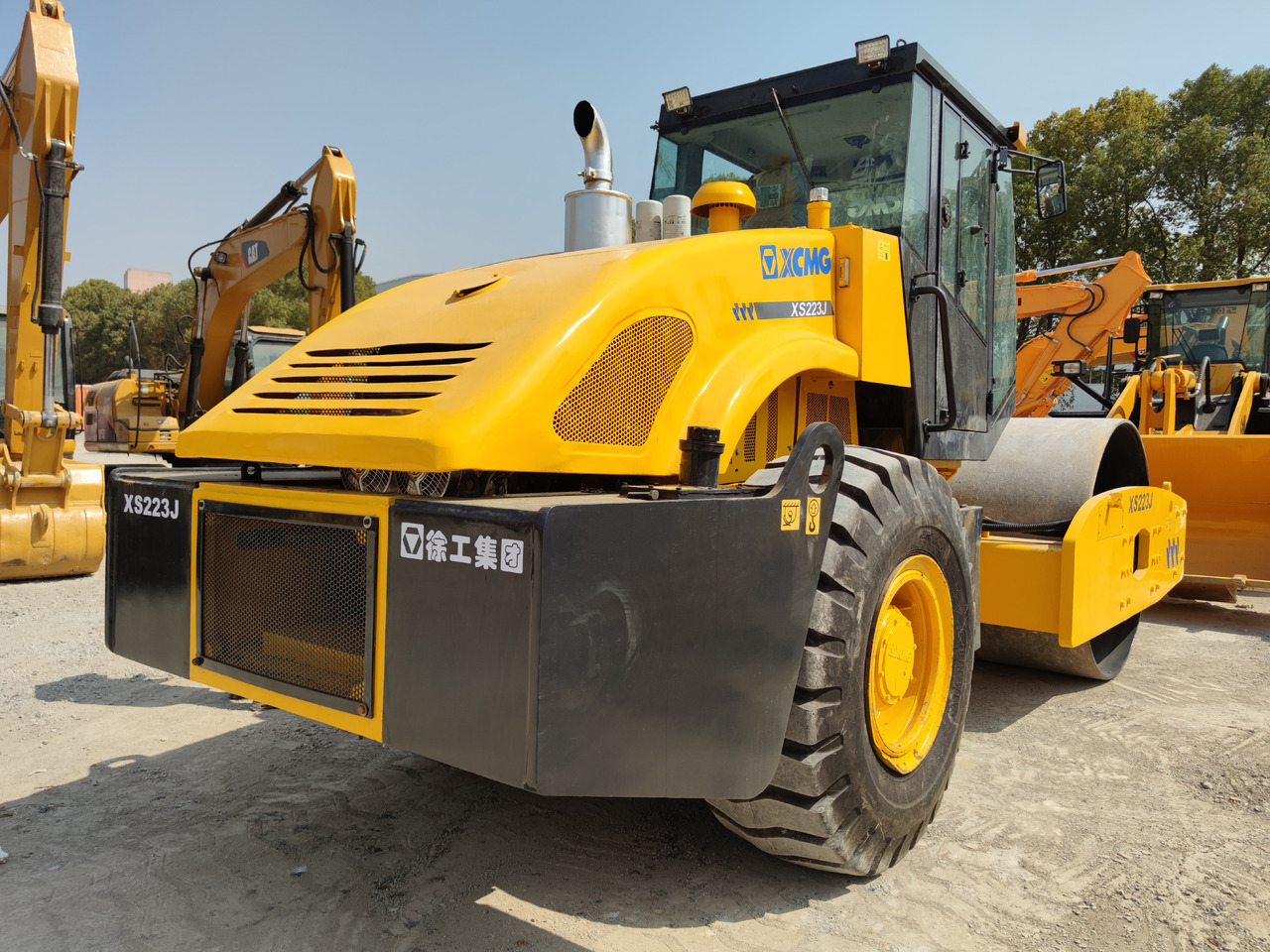Compactor XCMG XS223J Roller Road: picture 6