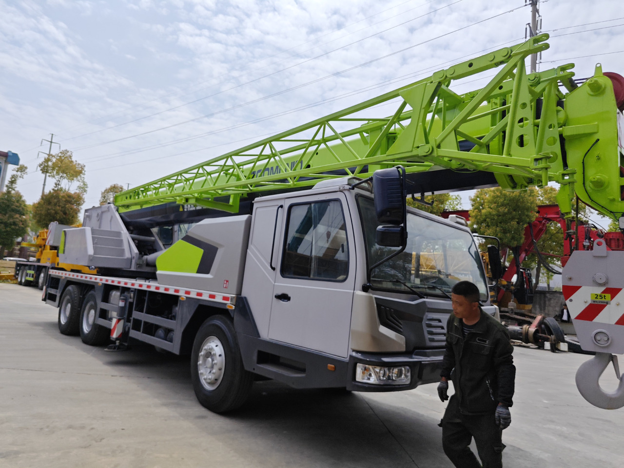 ZOOMLION ZTC251V - Mobile crane: picture 2 ZOOMLION ZTC251V - Mobile crane: picture 2