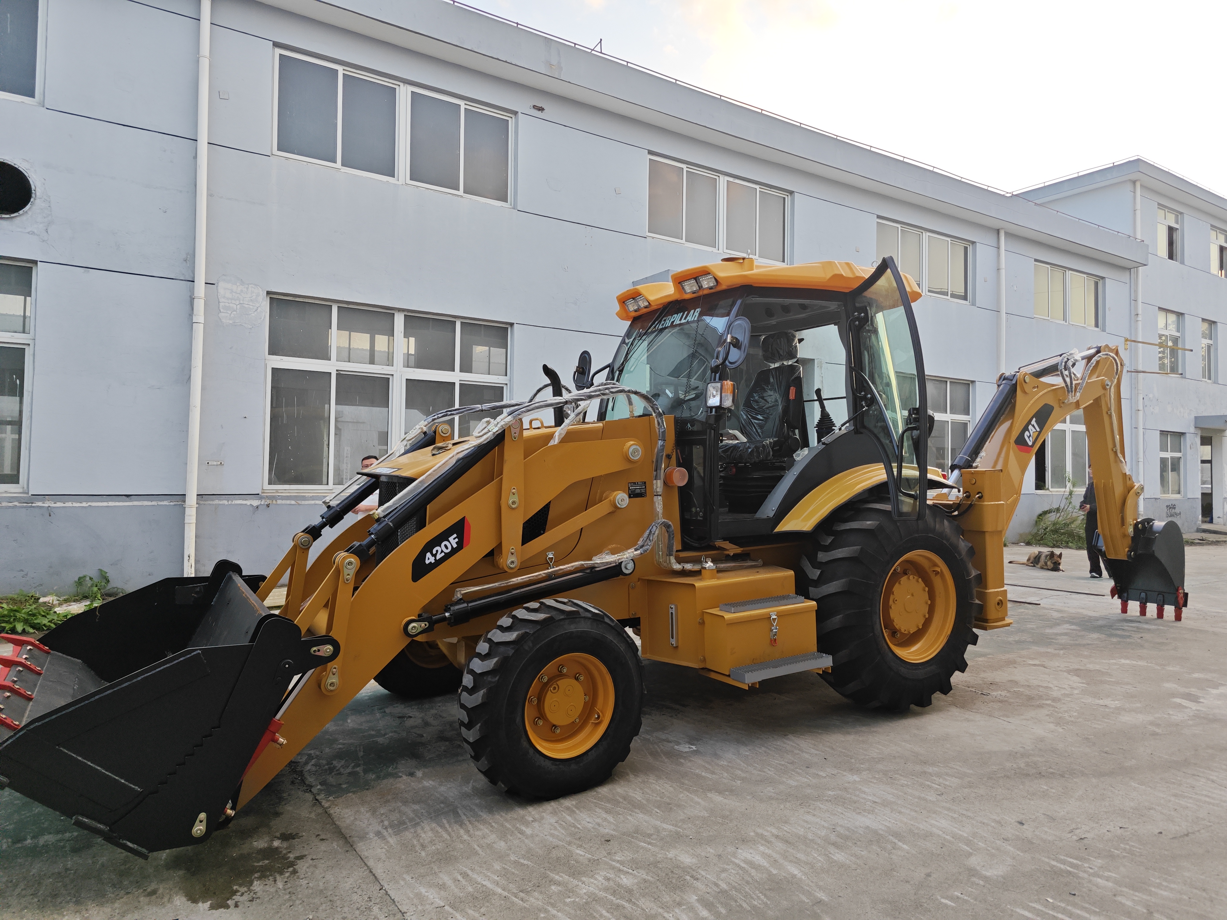 Caterpillar 420F used cat loader - Backhoe loader: picture 2 Caterpillar 420F used cat loader - Backhoe loader: picture 2